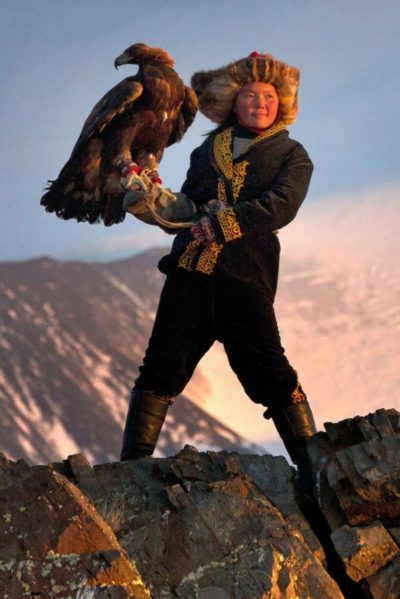 Review The Eagle Huntress Girls With Guns
